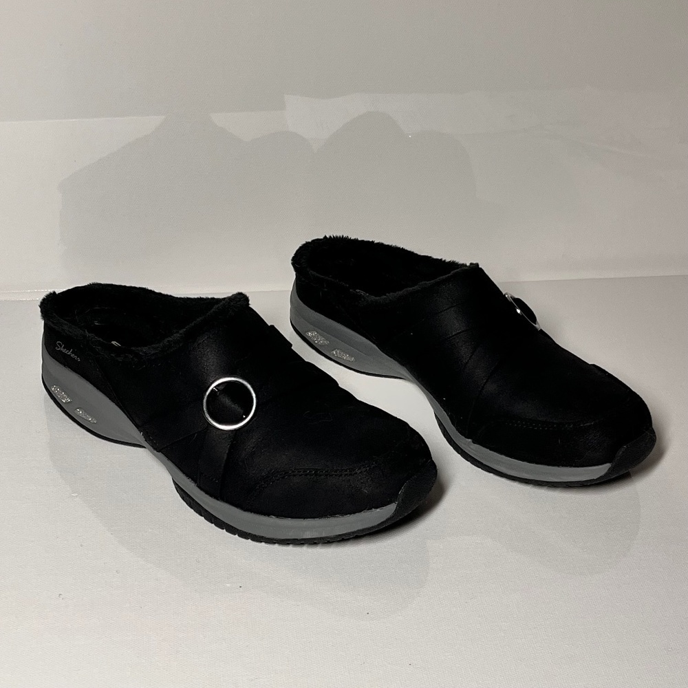 Skechers Commute Time Cozyy Chenille-Lined Vegan Clogs